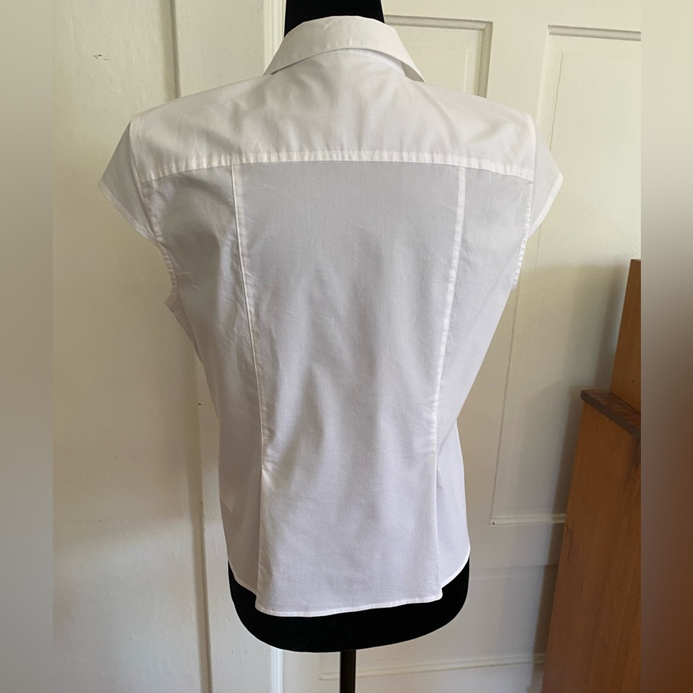 Brooks Brothers White Button Down Short Sleeved Pleated Peplum Top. - Picture 4 of 10